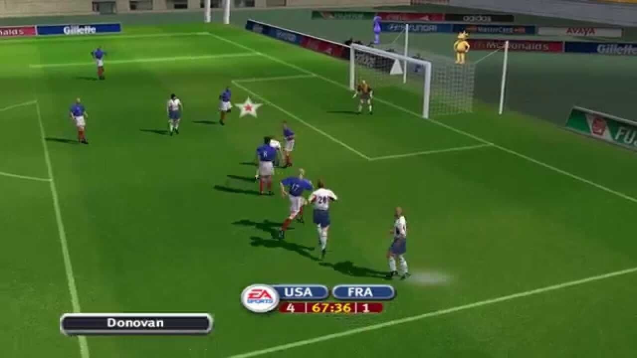 2002 FIFA World Cup screenshot: realistic, three-quarter, no outlines, soft gradient (combat)