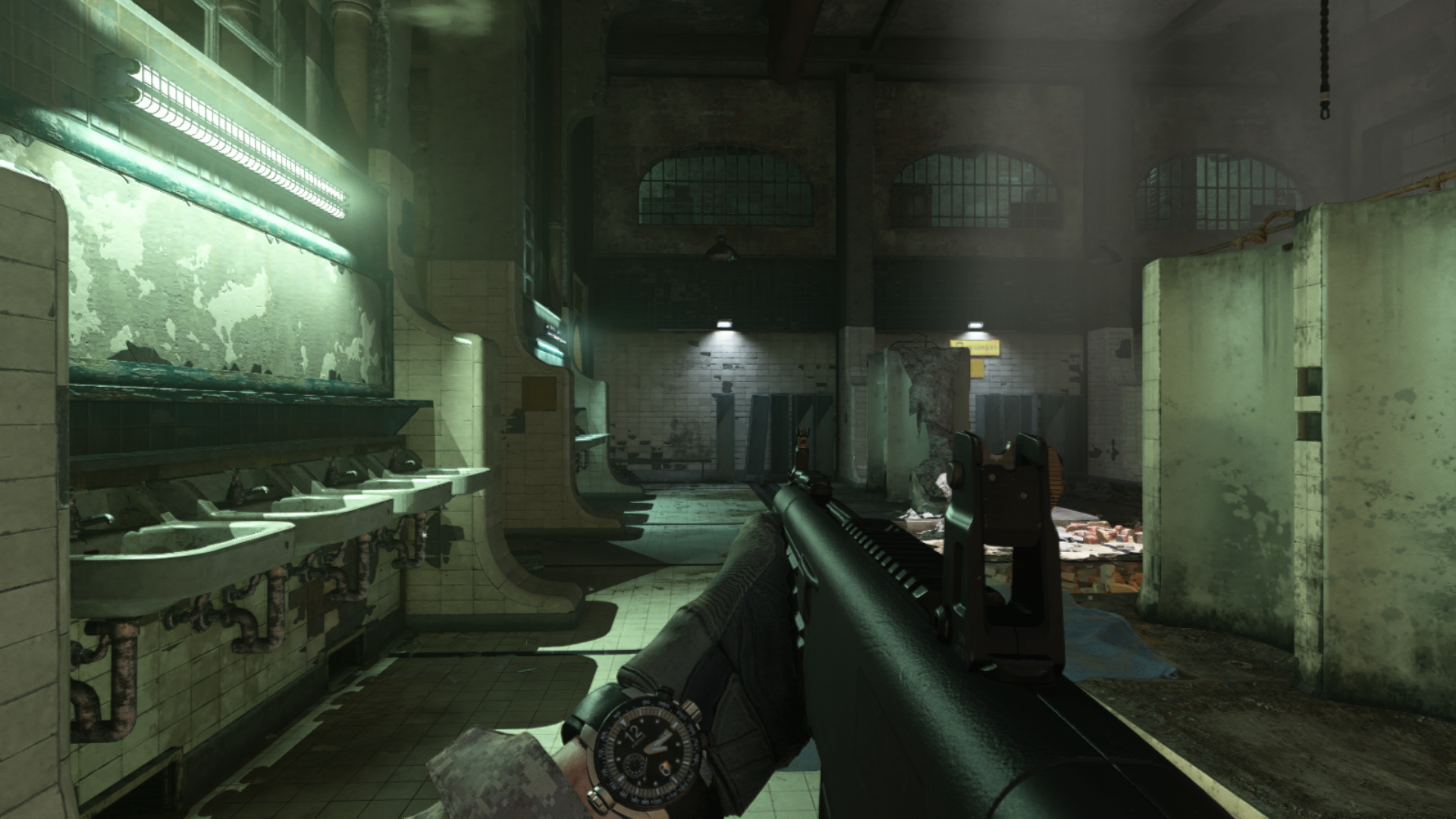 Call of Duty: Warzone screenshot: realistic, first-person, no outlines, realistic lighting (environment)