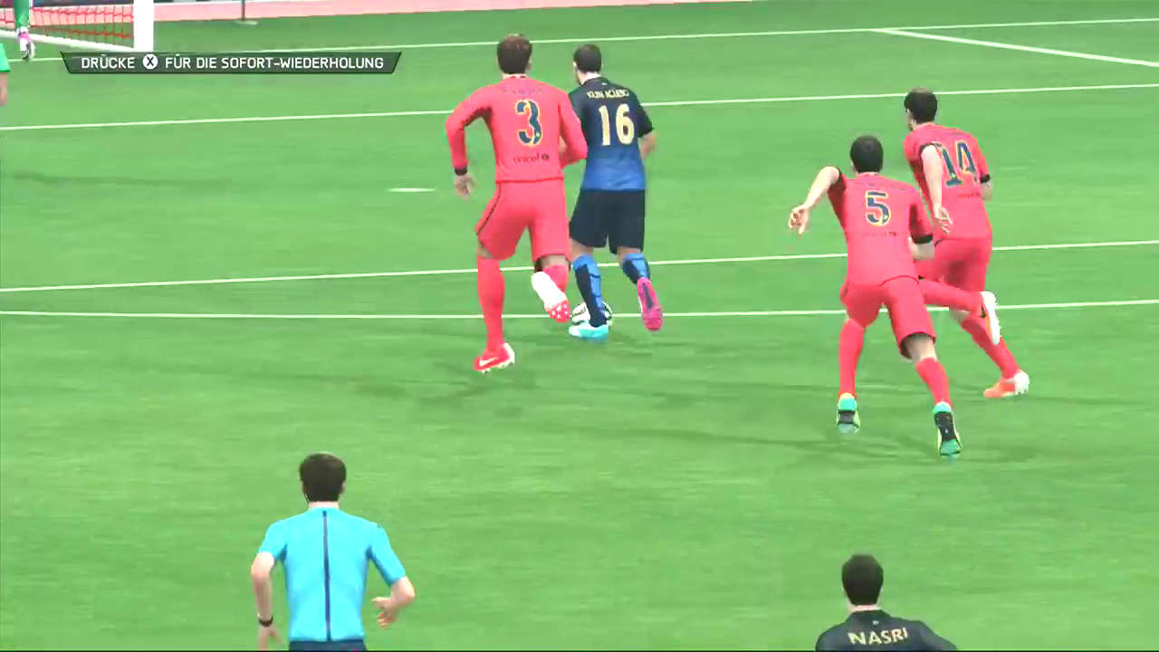 FIFA 15 screenshot: realistic, three-quarter, no outlines, realistic lighting (environment, character, combat)
