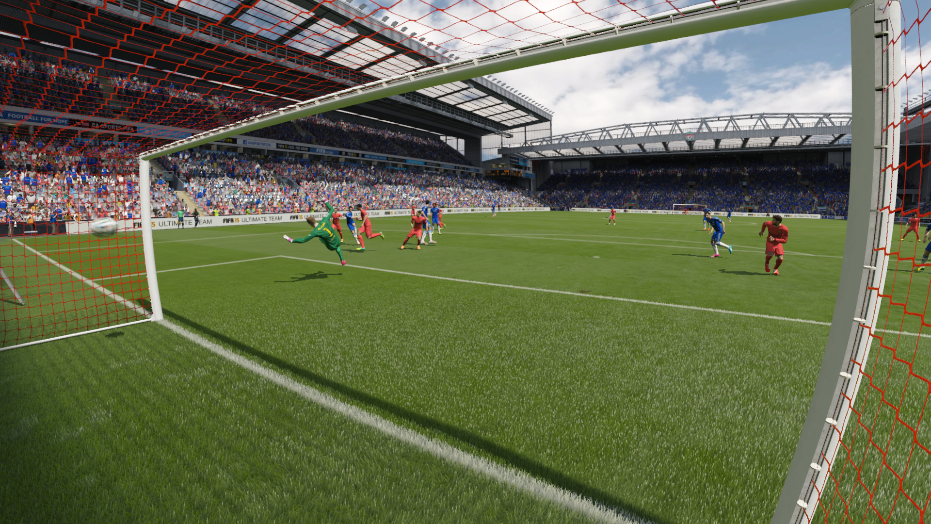 FIFA 15 screenshot: realistic, three-quarter, no outlines, realistic lighting (environment, combat)
