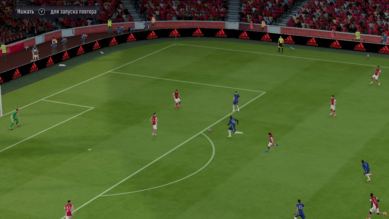 FIFA 22: Legacy Edition screenshot: realistic, three-quarter, no outlines, realistic lighting (environment)