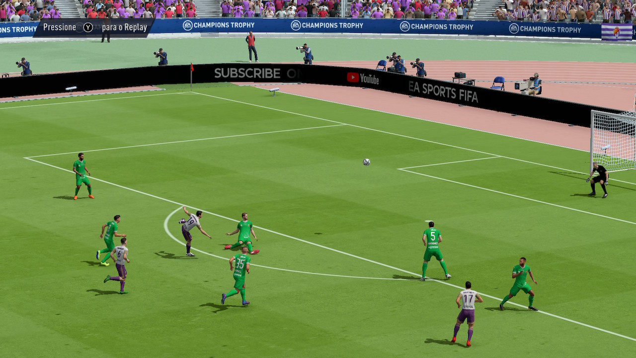 FIFA 23 Legacy Edition screenshot: realistic, three-quarter, no outlines, realistic lighting (combat)