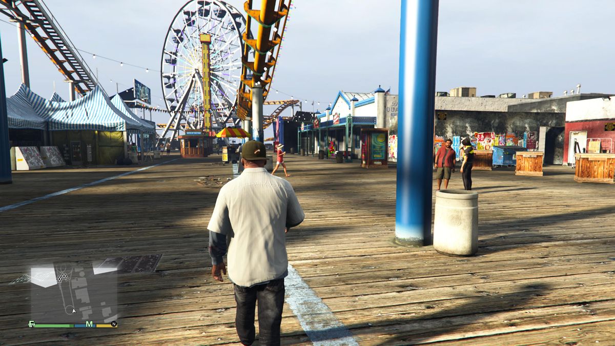 Grand Theft Auto V screenshot: realistic, third-person, no outlines, realistic lighting (environment, character)