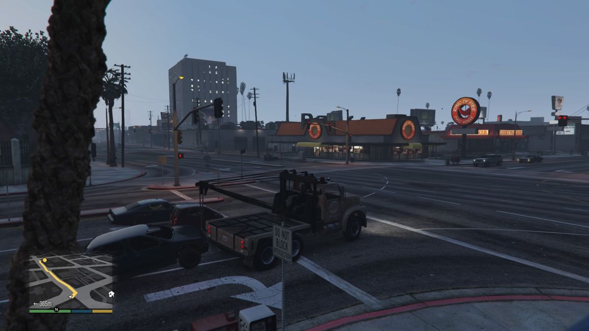 Grand Theft Auto V screenshot: realistic, third-person, no outlines, realistic lighting (environment)
