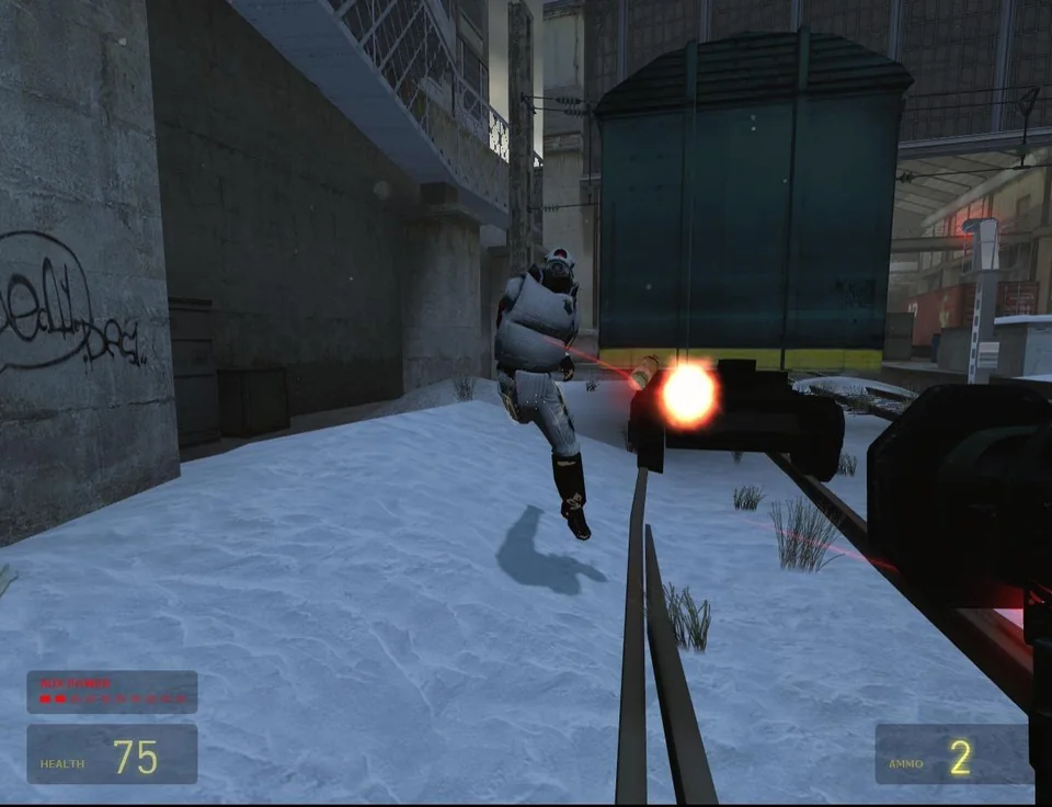 Half-Life 2: Deathmatch screenshot: realistic, first-person, no outlines, baked lighting (character, combat)