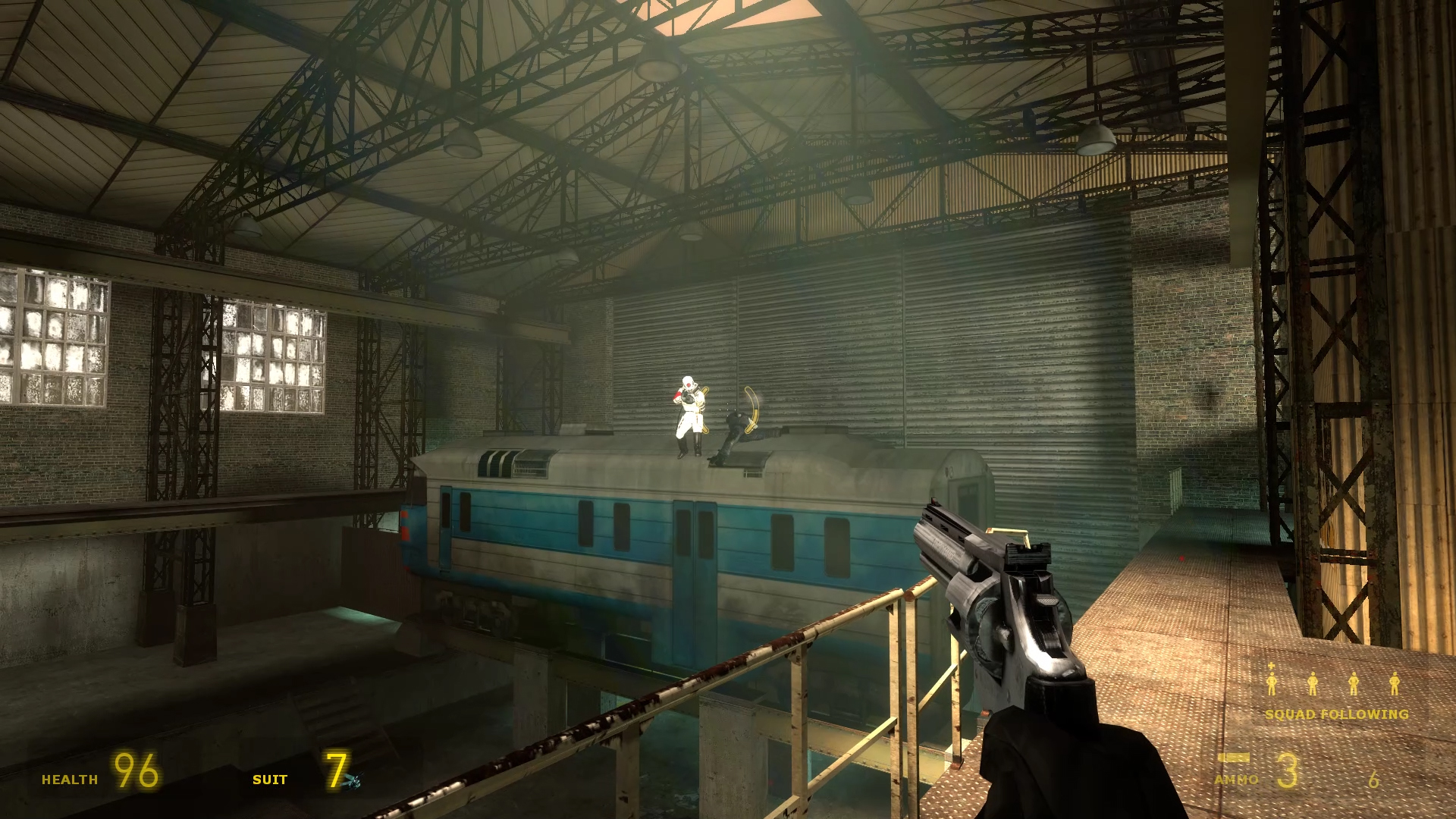 Half-Life 2: Episode One screenshot: realistic, first-person, no outlines, realistic lighting (environment, combat)