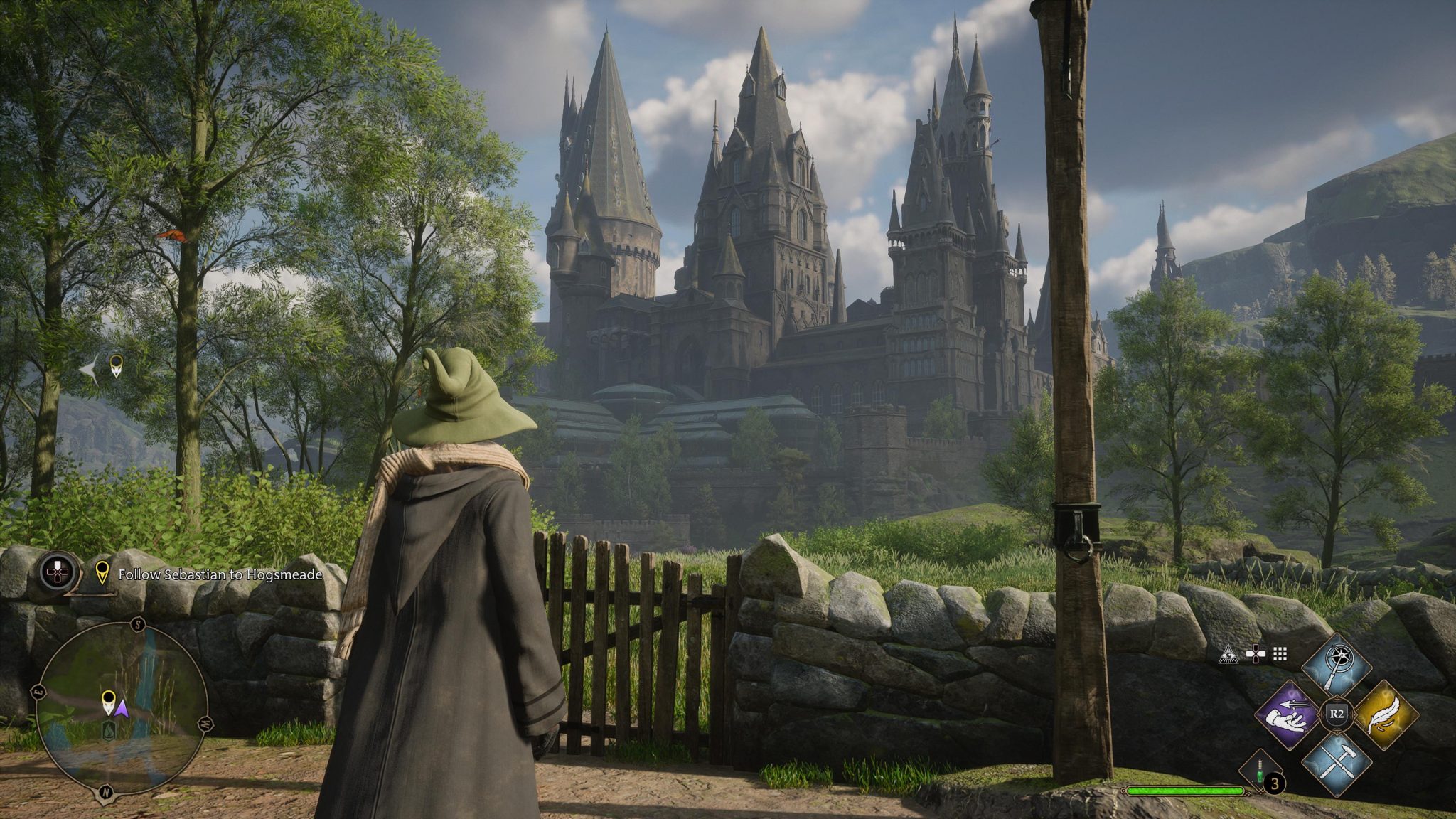 Hogwarts Legacy screenshot: realistic, third-person, no outlines, realistic lighting (environment, character)