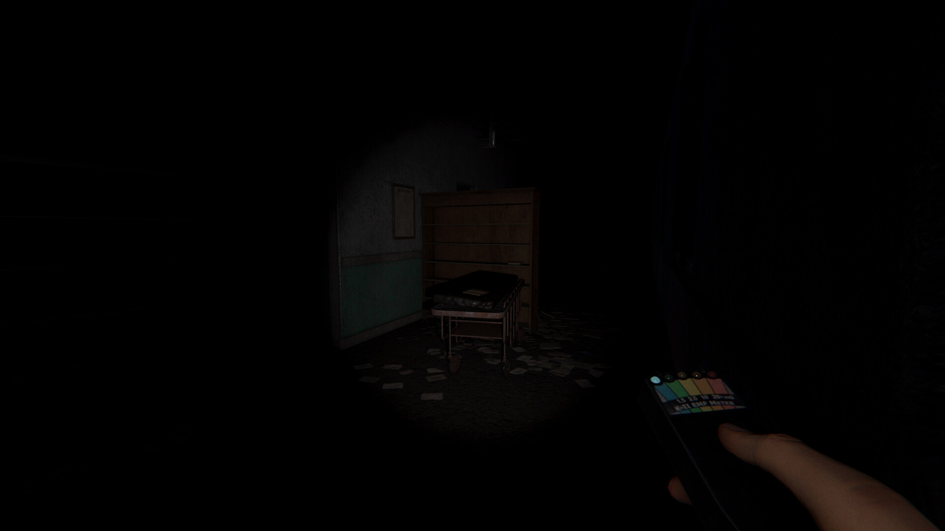 Phasmophobia screenshot: realistic, first-person, no outlines, realistic lighting (environment)