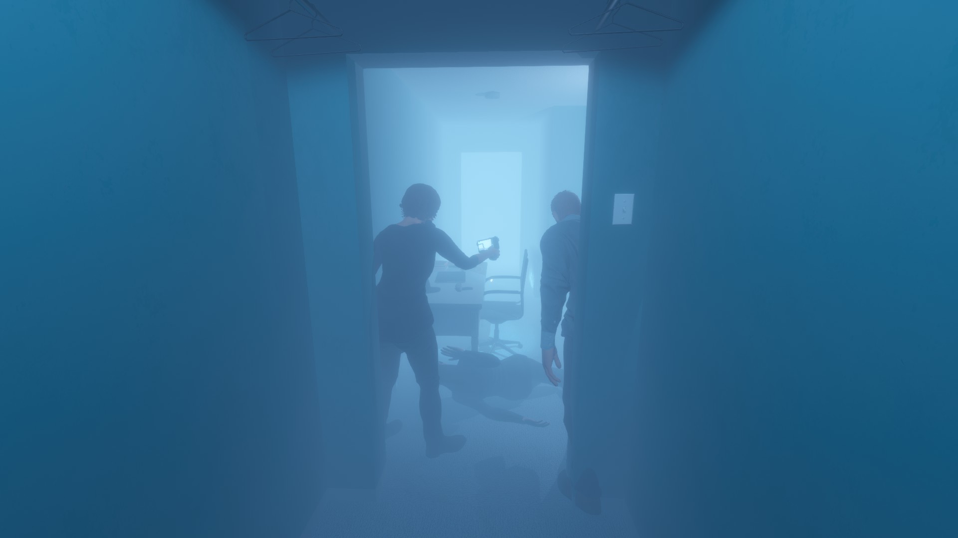 Phasmophobia screenshot: realistic, first-person, no outlines, realistic lighting (environment, character)