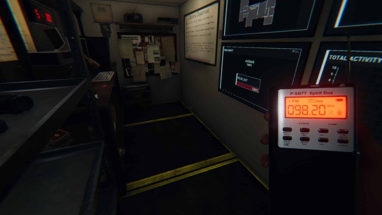 Phasmophobia screenshot: realistic, first-person, no outlines, realistic lighting (environment)