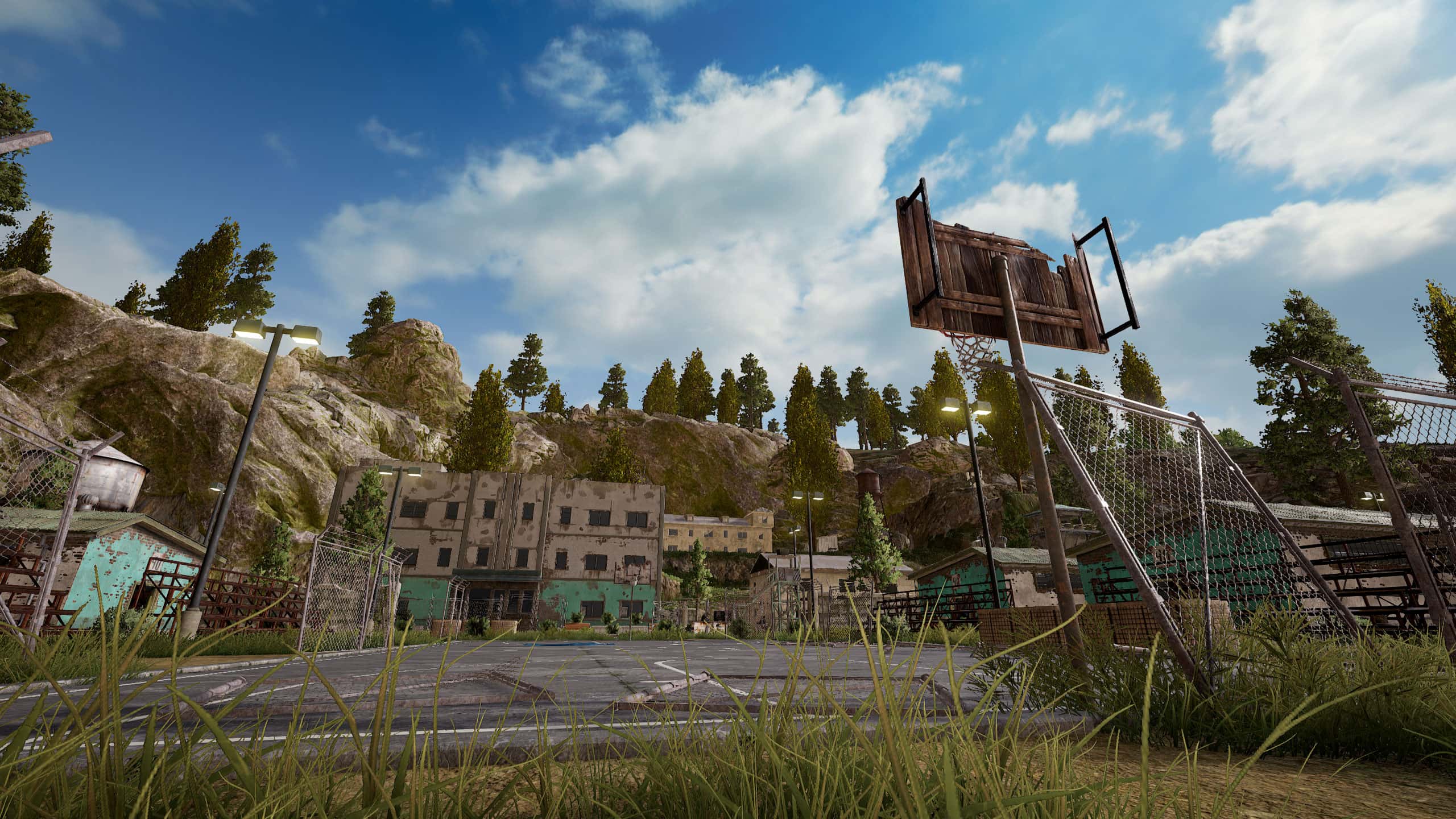 PUBG: BATTLEGROUNDS screenshot: realistic, third-person, first-person, no outlines, realistic lighting (environment)
