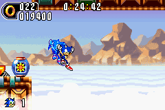 Sonic Advance 2 screenshot: pixel art, side-scrolling, colored outlines, dithered shading (environment, character)