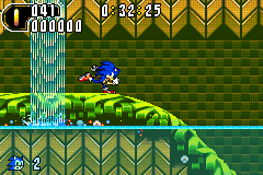 Sonic Advance 2 screenshot: pixel art, side-scrolling, colored outlines, dithered shading (environment, character, combat)