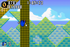 Sonic Advance 2 screenshot: pixel art, side-scrolling, colored outlines, dithered shading (environment, character, combat)