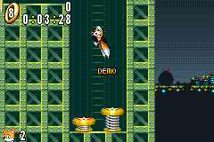 Sonic Advance screenshot: pixel art, side-scrolling, colored outlines, dithered shading (environment, character)