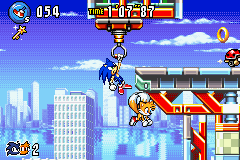Sonic Advance 3 screenshot: pixel art, side-scrolling, black outlines, dithered shading (environment, character)
