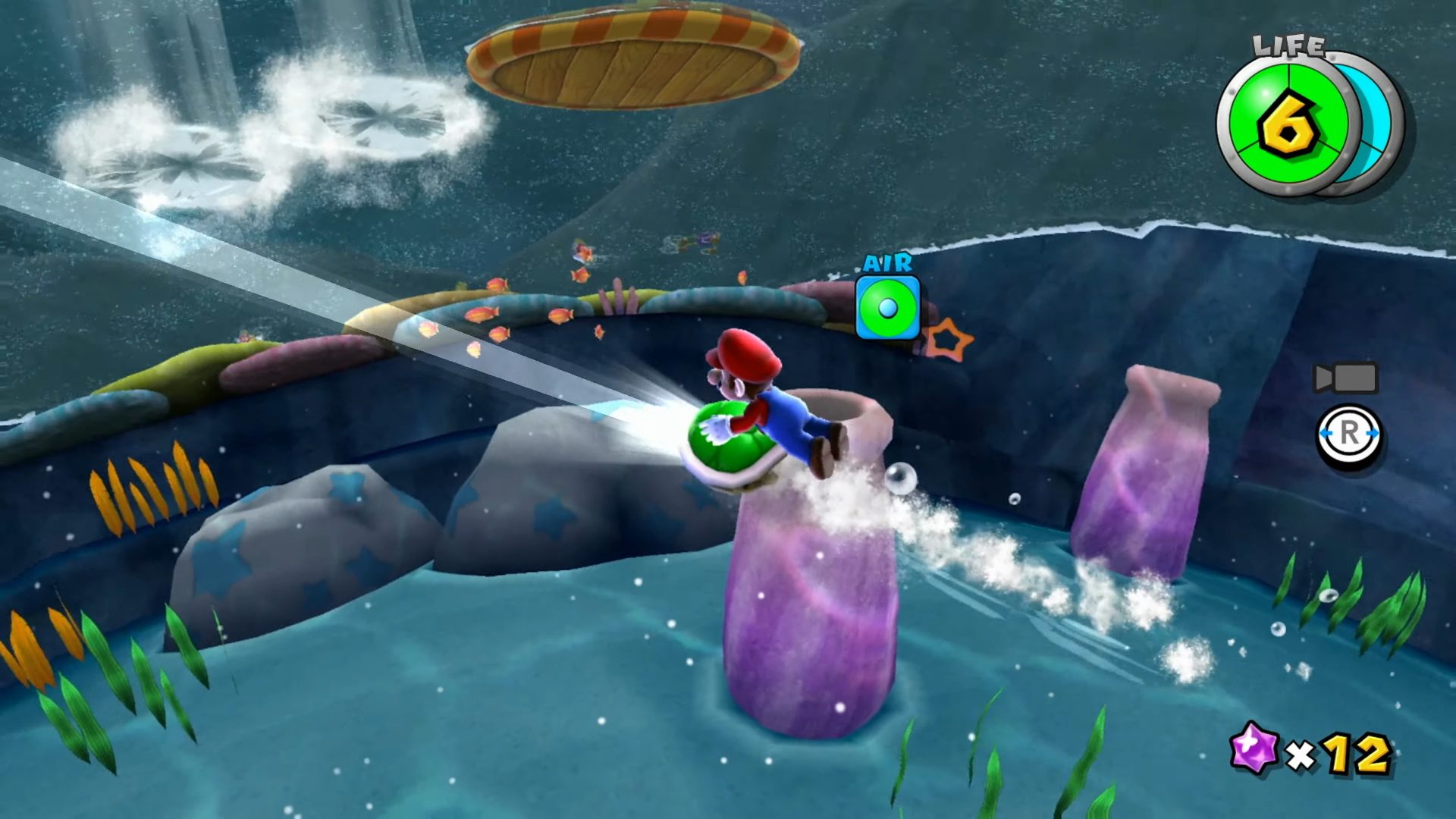 Super Mario Galaxy (Nintendo Switch) screenshot: stylized 3d, third-person, no outlines, soft gradient (environment, character)